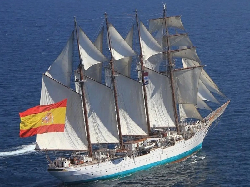 Juan Sebasti&aacute;n de Elcano, buque escuela de la Armada Espa&ntilde;ola